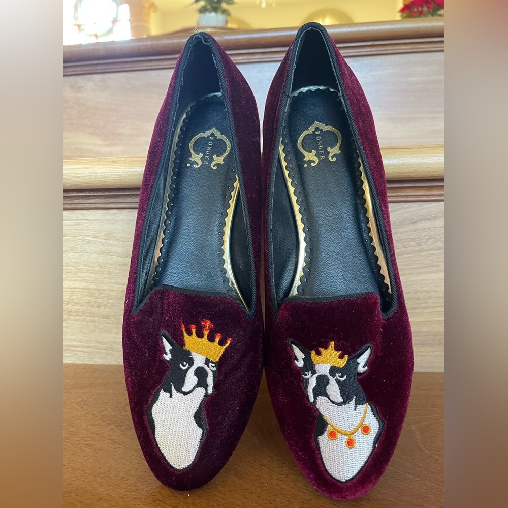 C. WONDER - FRENCH BULLDOG - MAROON VELVET FLATS / LOAFERS - SIZE 8